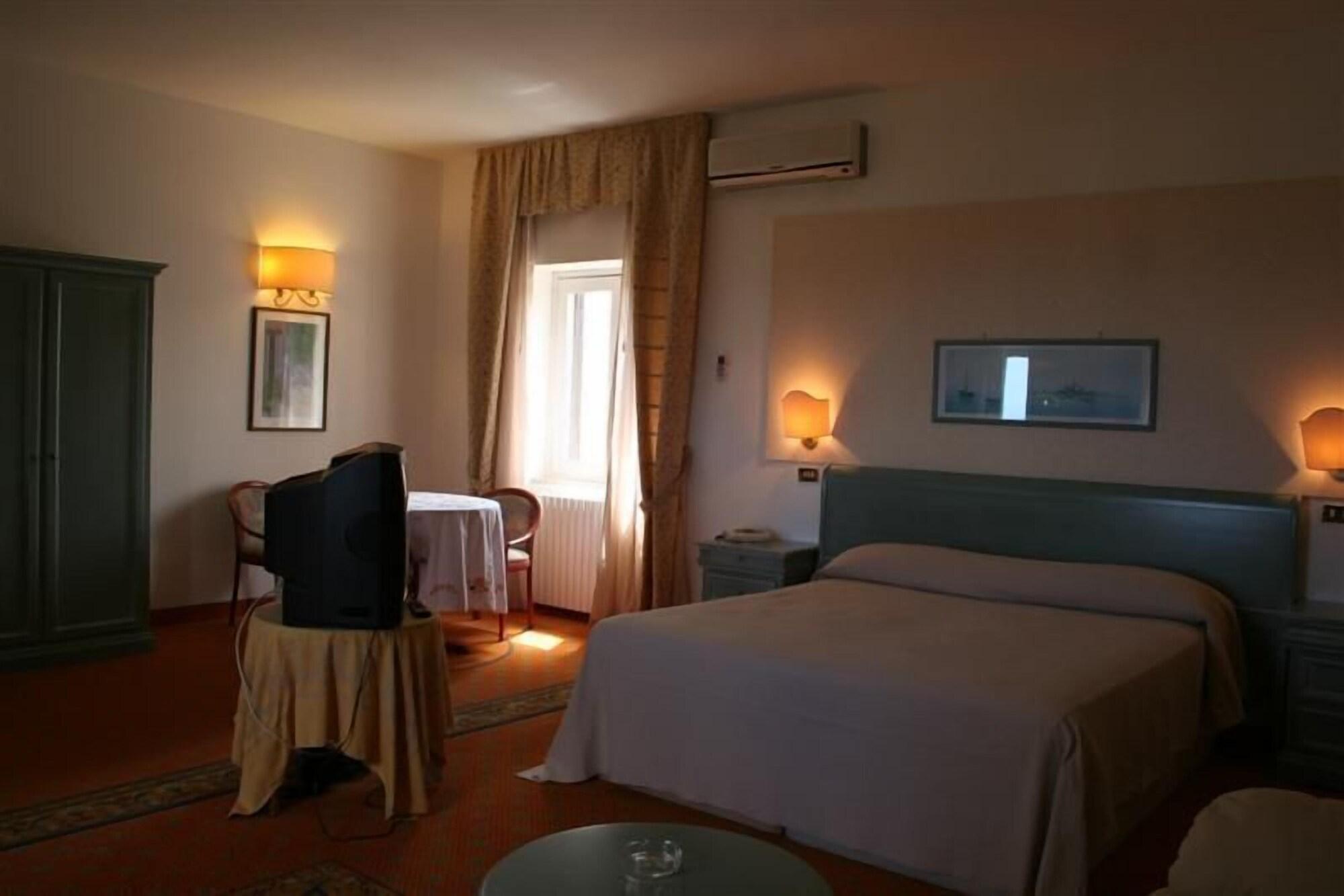 Hotel Incanto Остуни Экстерьер фото